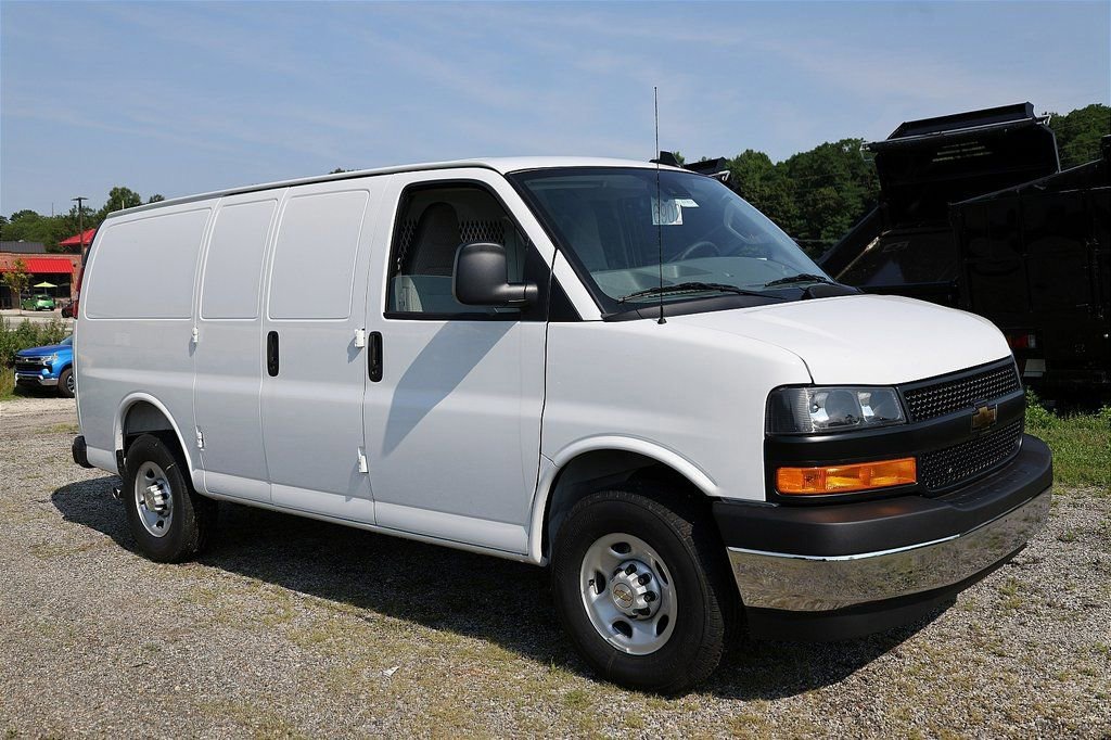 New 2025 Chevrolet Express 3500 w/ Driver Convenience Package RWD image 36