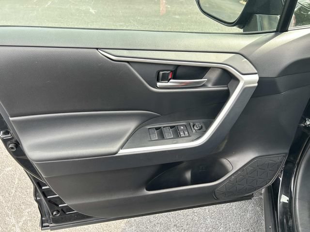 Used 2025 Toyota RAV4 XLE AWD/4WD image 22