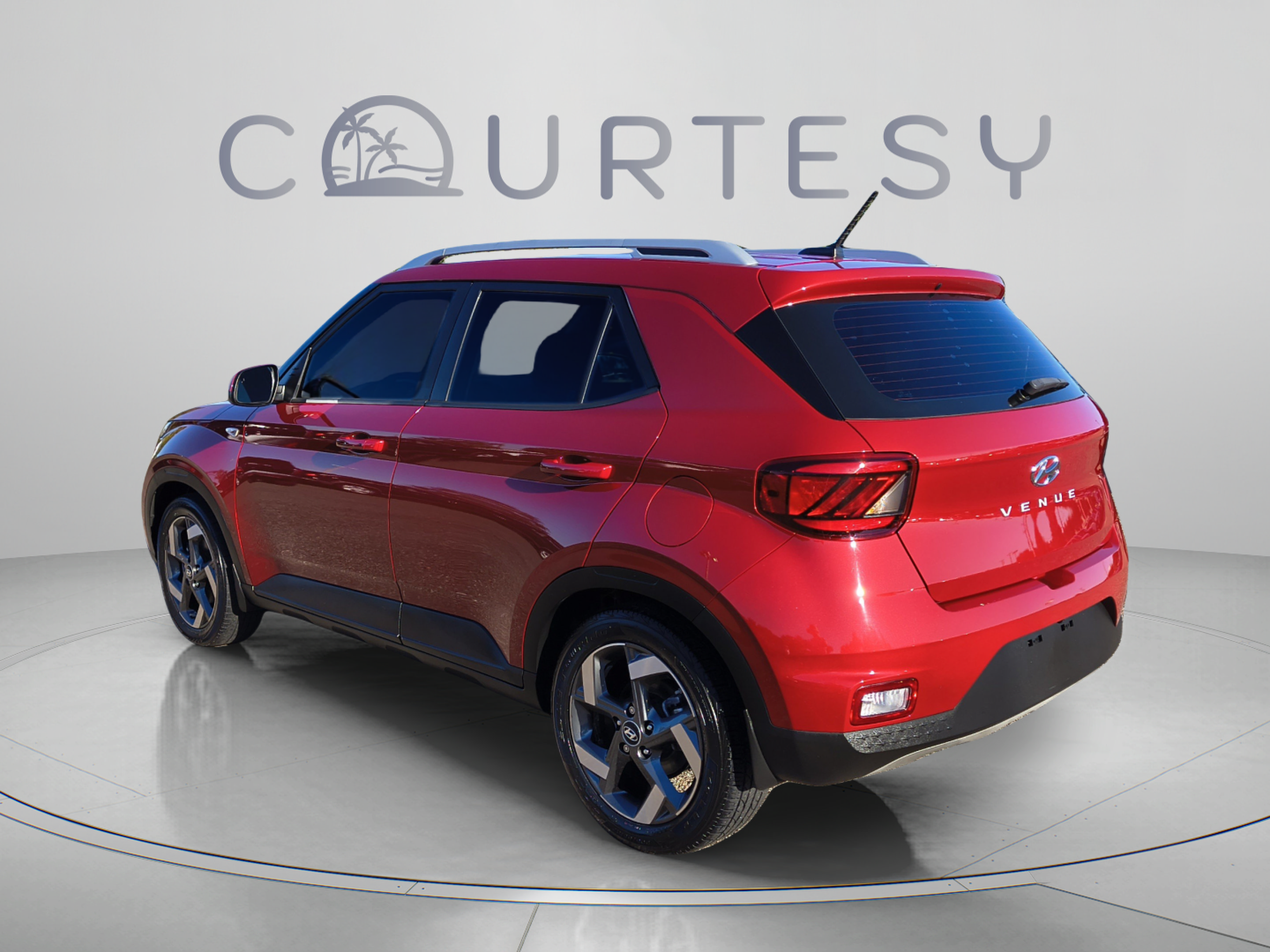 Certified 2023 Hyundai Venue Limited FWD image 3