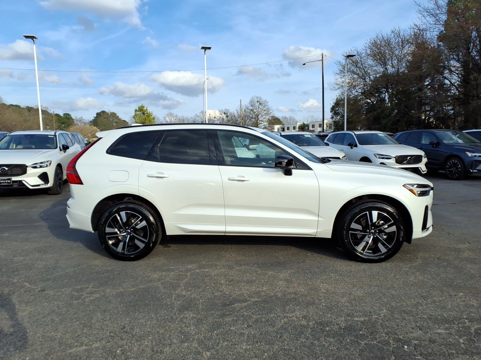 New 2026 Volvo XC60 B5 Core w/ Climate Package AWD/4WD image 2