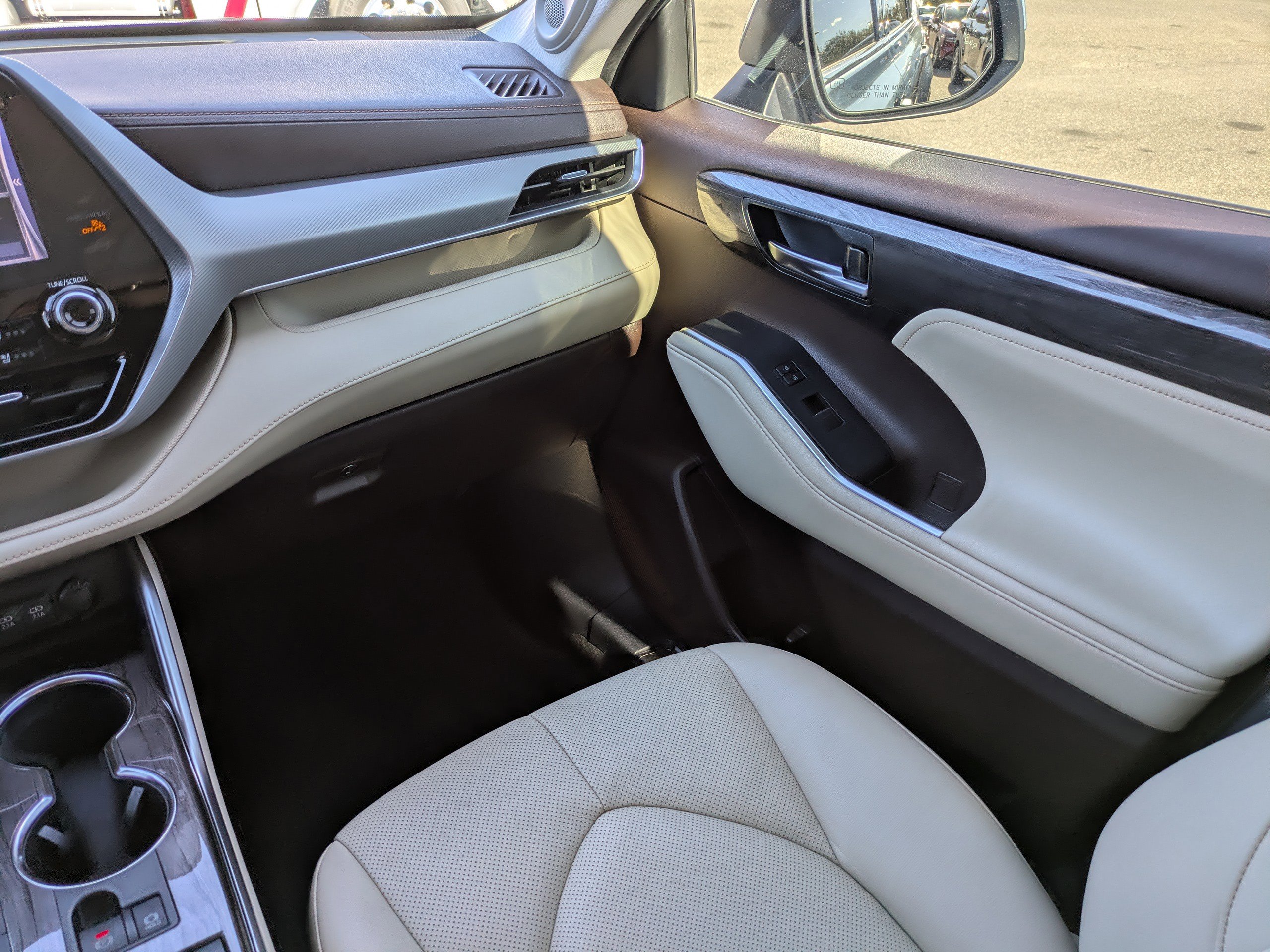 Used 2021 Toyota Highlander Platinum image 21