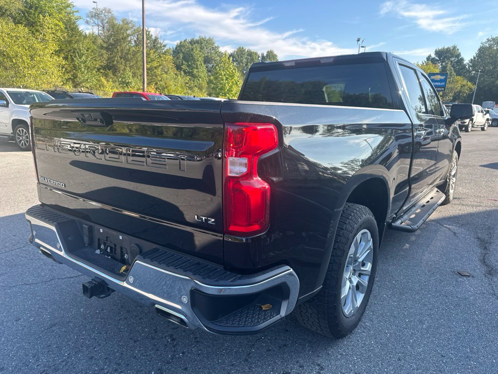 Used 2023 Chevrolet Silverado 1500 LTZ w/ Z71 Off-Road Package AWD/4WD image 5