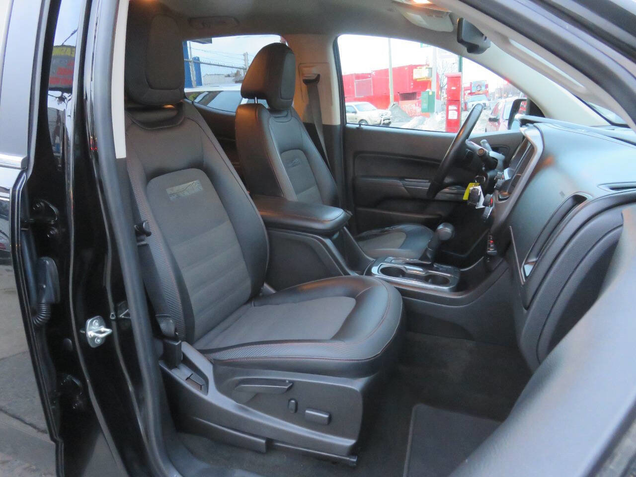 Used 2016 GMC Canyon SLE w/ All Terrain Package AWD/4WD image 13
