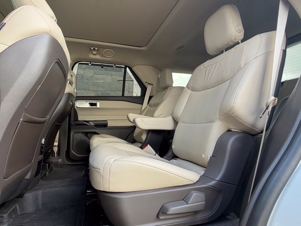 Used 2020 Ford Explorer Platinum w/ Premium Technology Package AWD/4WD image 20