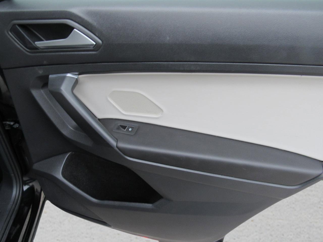 Used 2021 Volkswagen Tiguan SE R-Line image 34