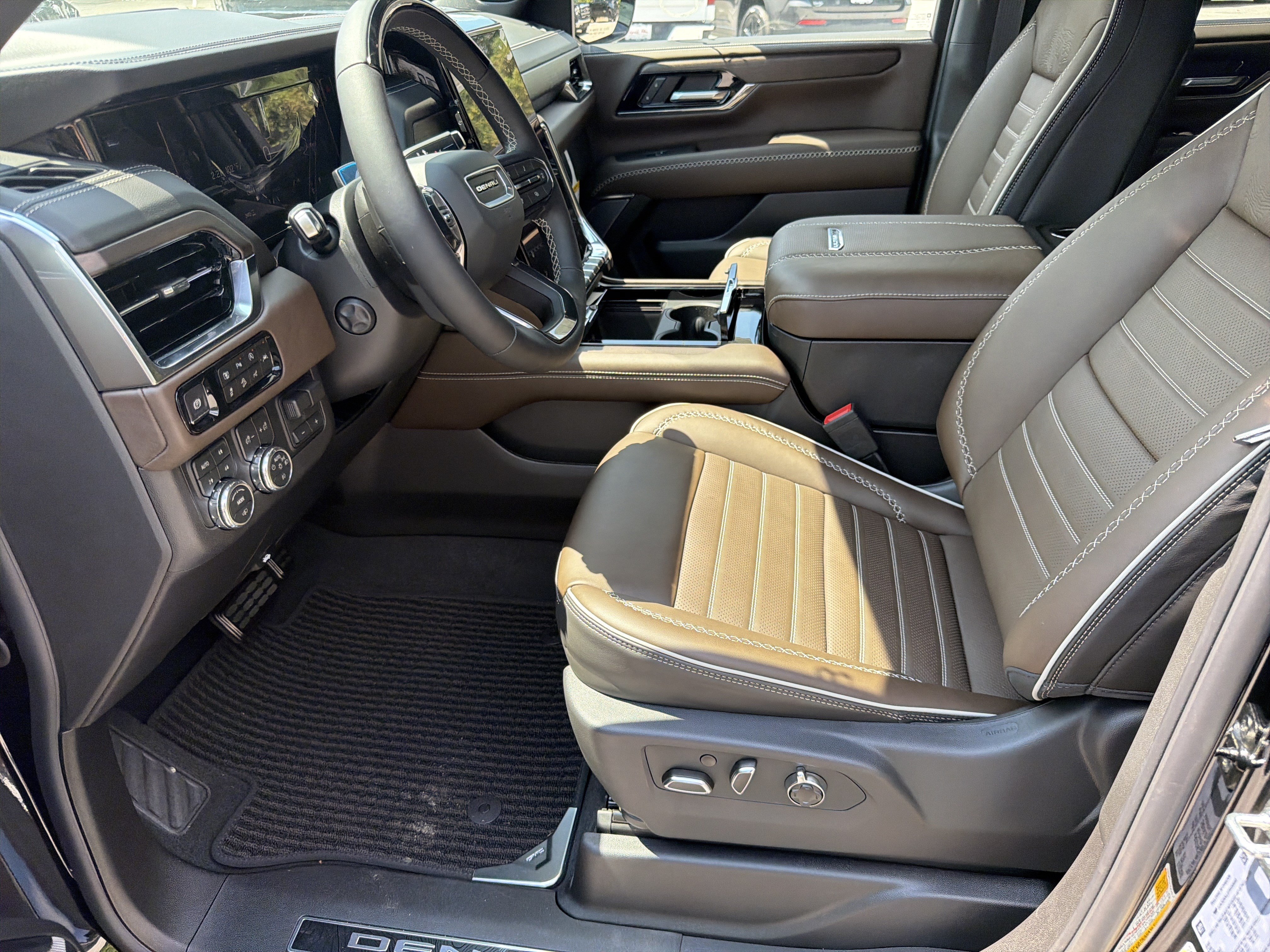 New 2026 GMC Yukon XL Denali Ultimate AWD/4WD image 10