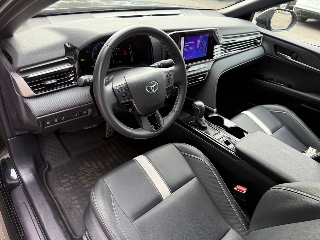Used 2025 Toyota Camry SE FWD image 12