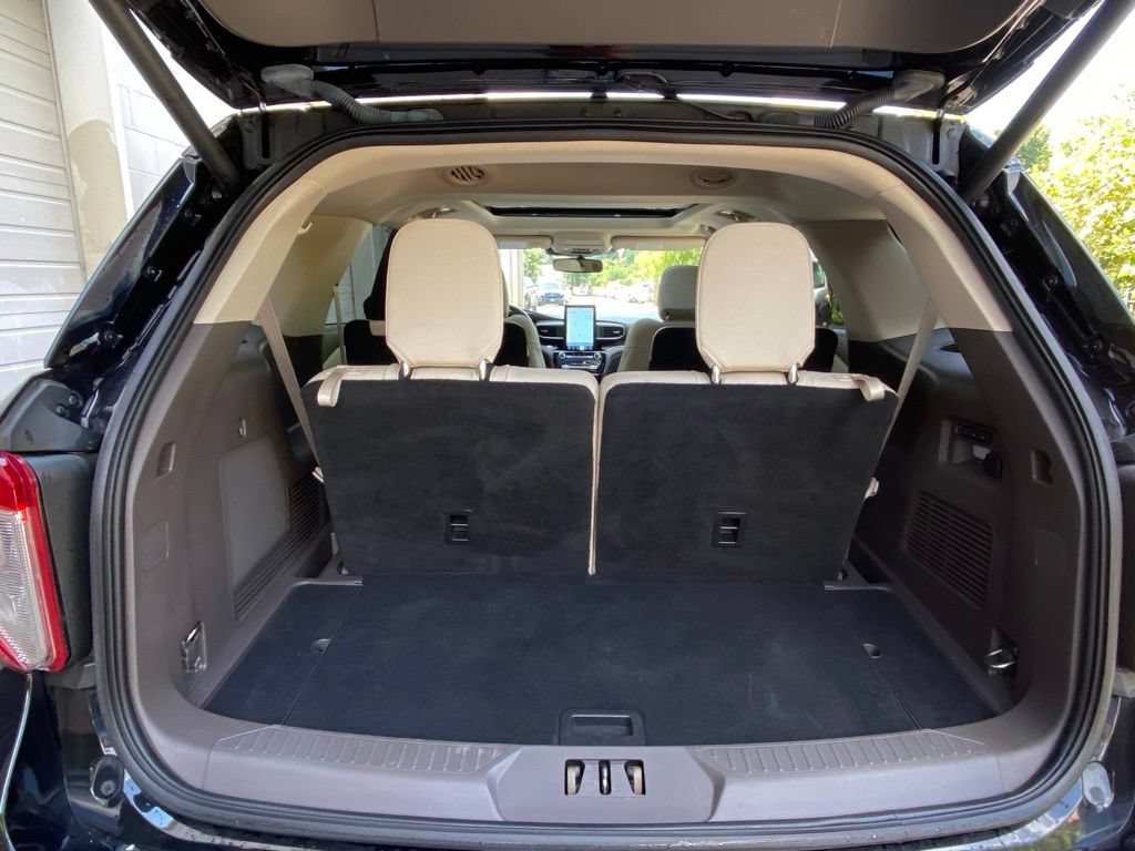 Used 2023 Ford Explorer Platinum w/ Technology Package AWD/4WD image 40