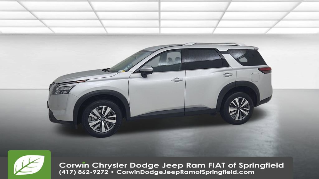 Used 2025 Nissan Pathfinder SL image 8