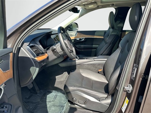 Used 2023 Volvo XC90 B6 Plus image 16