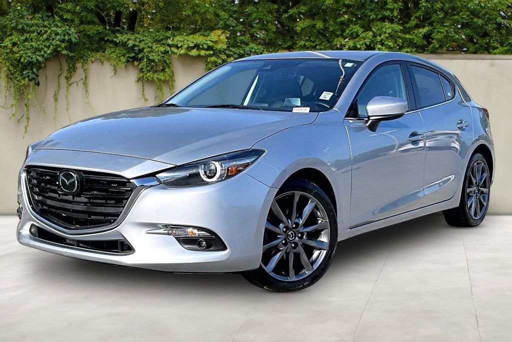 Used 2018 MAZDA MAZDA3 Grand Touring w/ Premium Equipment Package FWD image 3