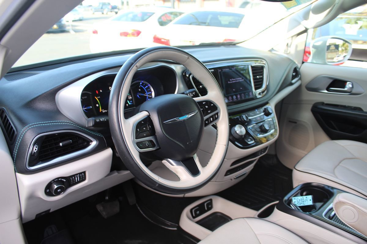 Used 2020 Chrysler Pacifica Limited w/ Advanced Safetytec Group image 15