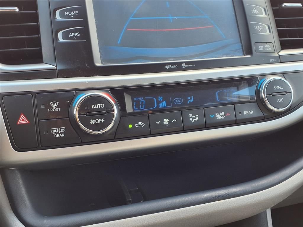 Used 2014 Toyota Highlander XLE image 22