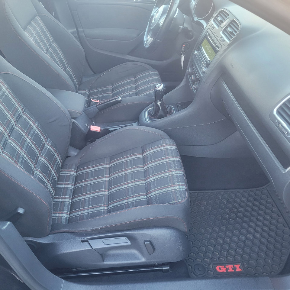 Used 2013 Volkswagen Golf 4-Door image 22