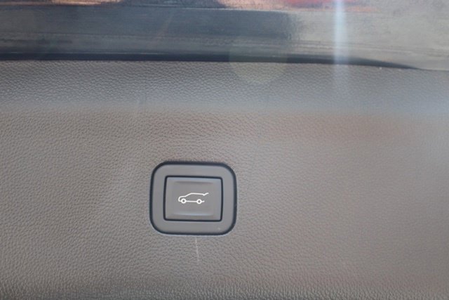 Used 2023 Buick Enclave Essence w/ Experience Buick Package FWD image 36