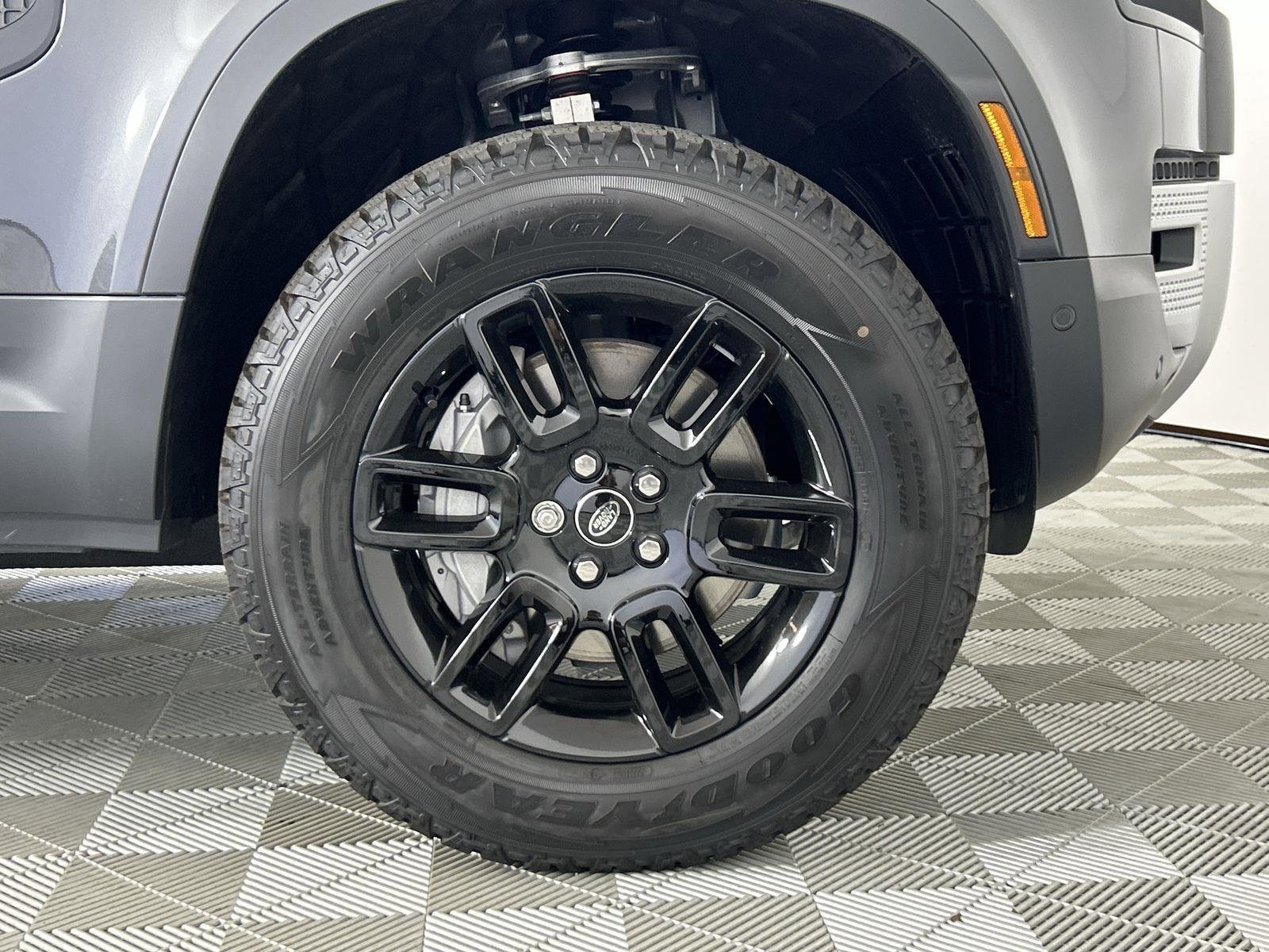 Certified 2025 Land Rover Defender 110 S image 36