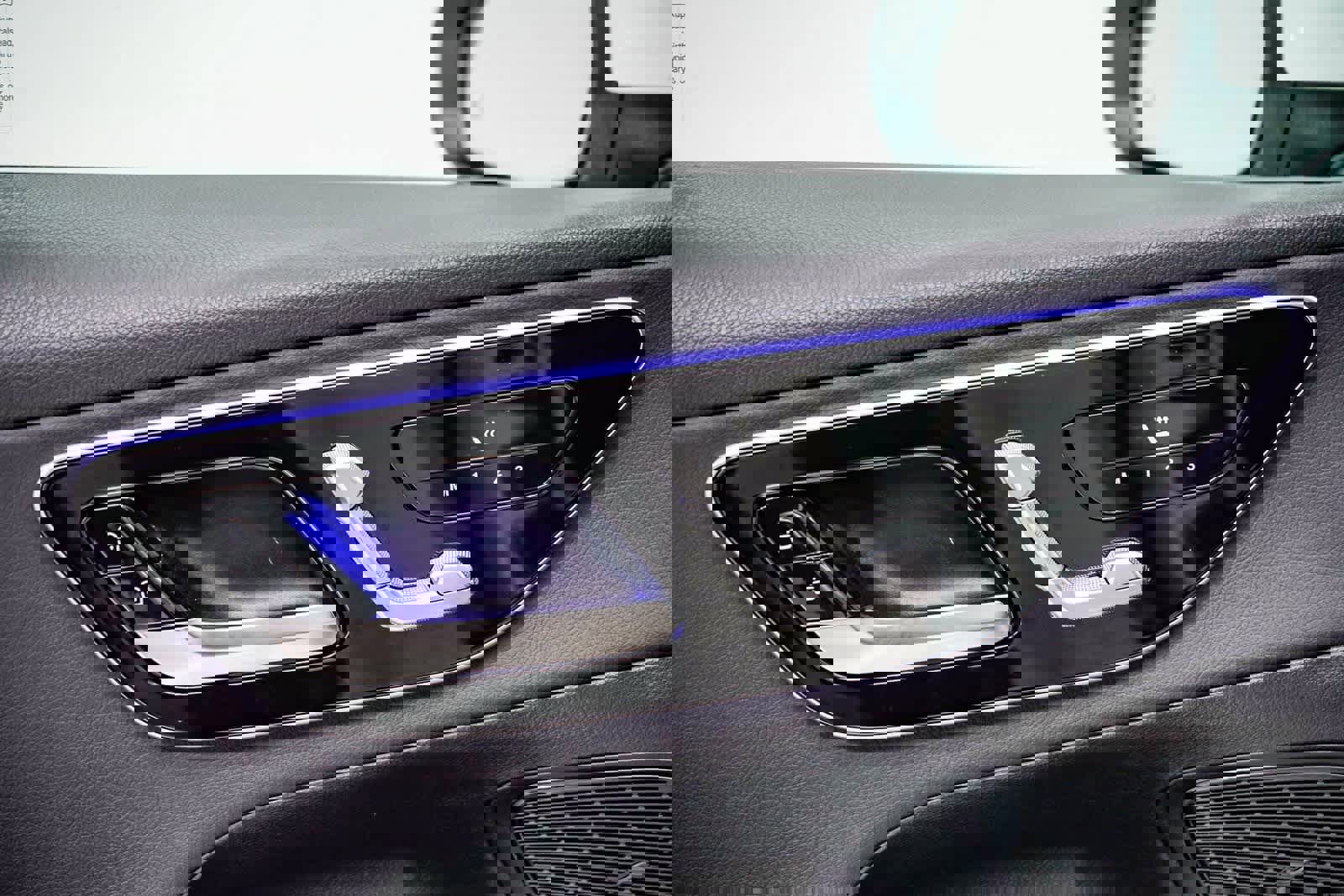 Used 2025 Mercedes-Benz GLC 300 image 19