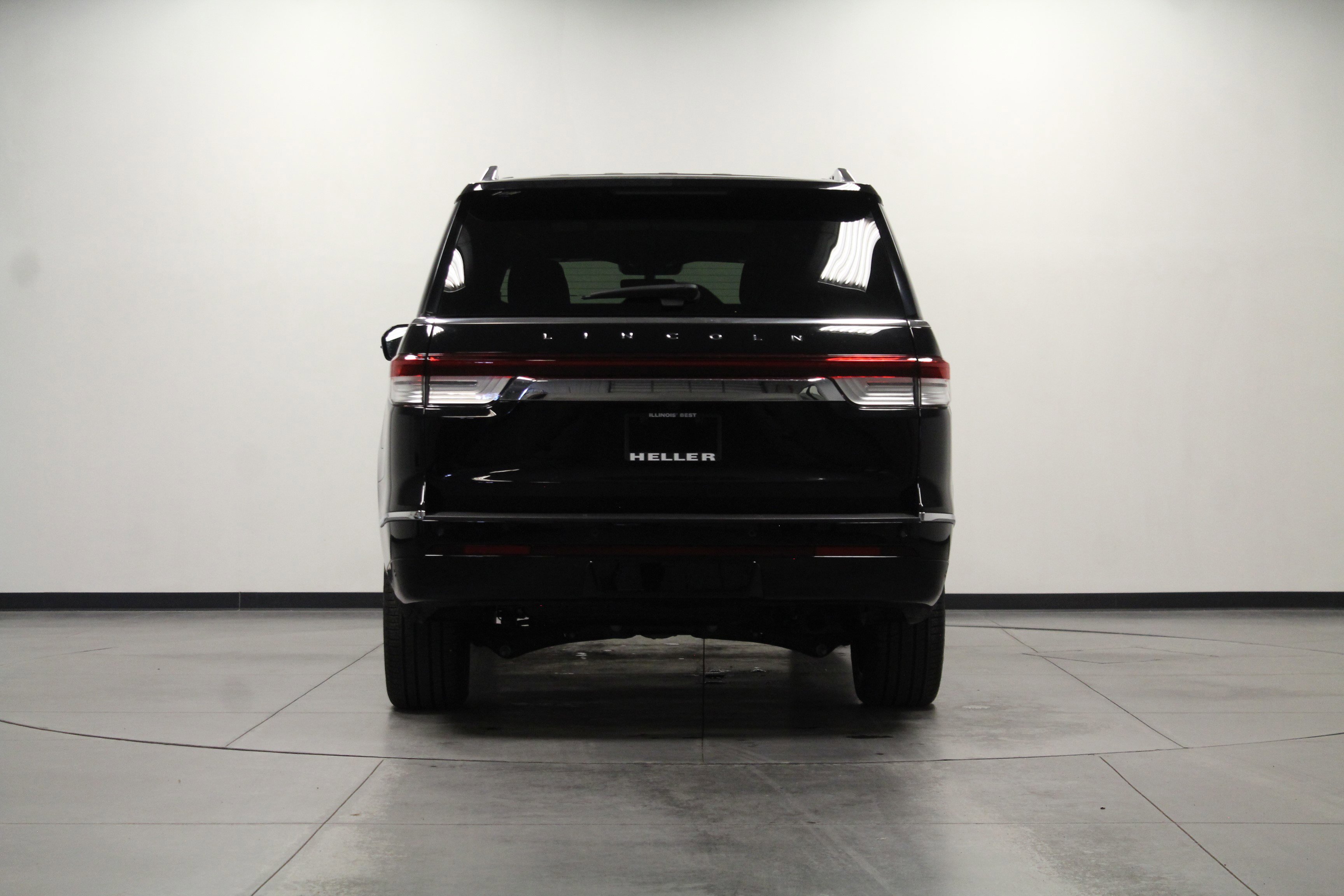 Used 2024 Lincoln Navigator Reserve image 5