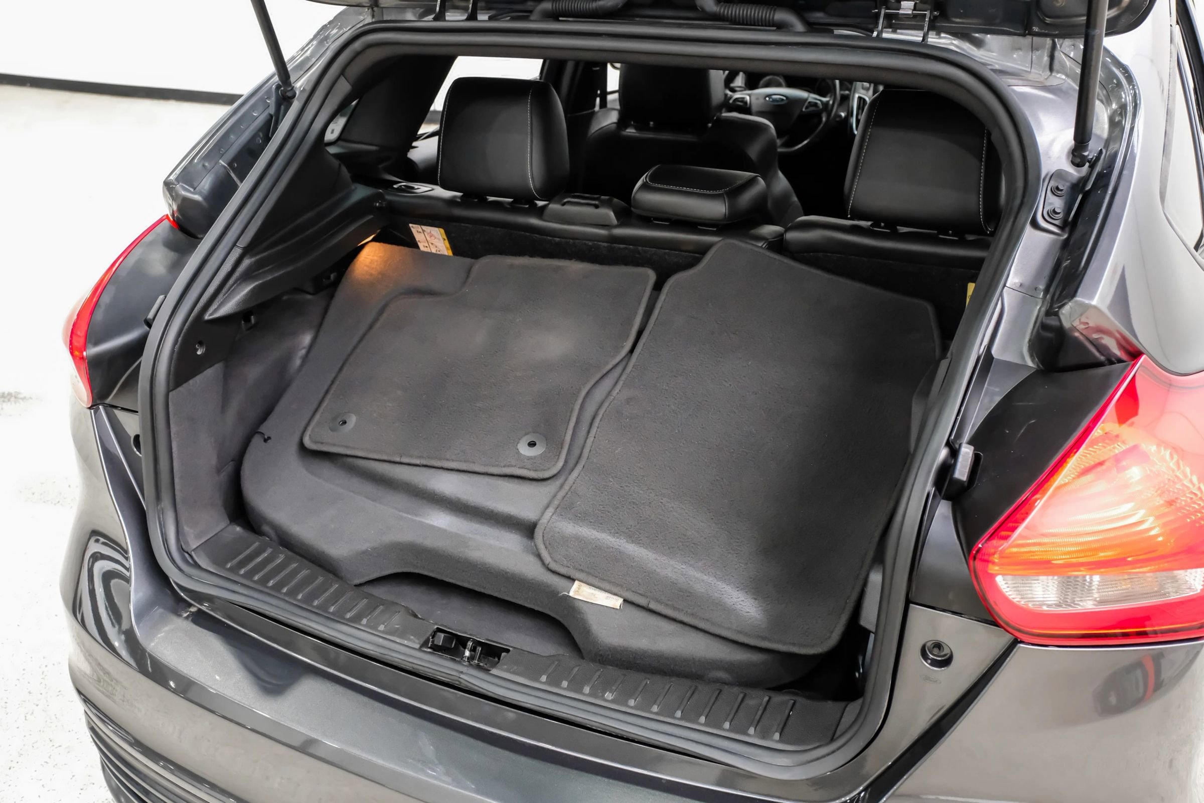 Used 2018 Ford Focus ST w/ Equipment Group 402A FWD image 63