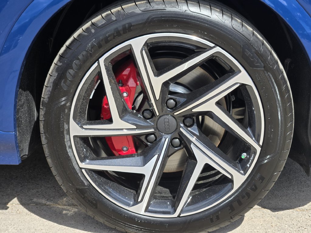 New 2027 Audi SQ6 e-tron Prestige AWD/4WD image 15