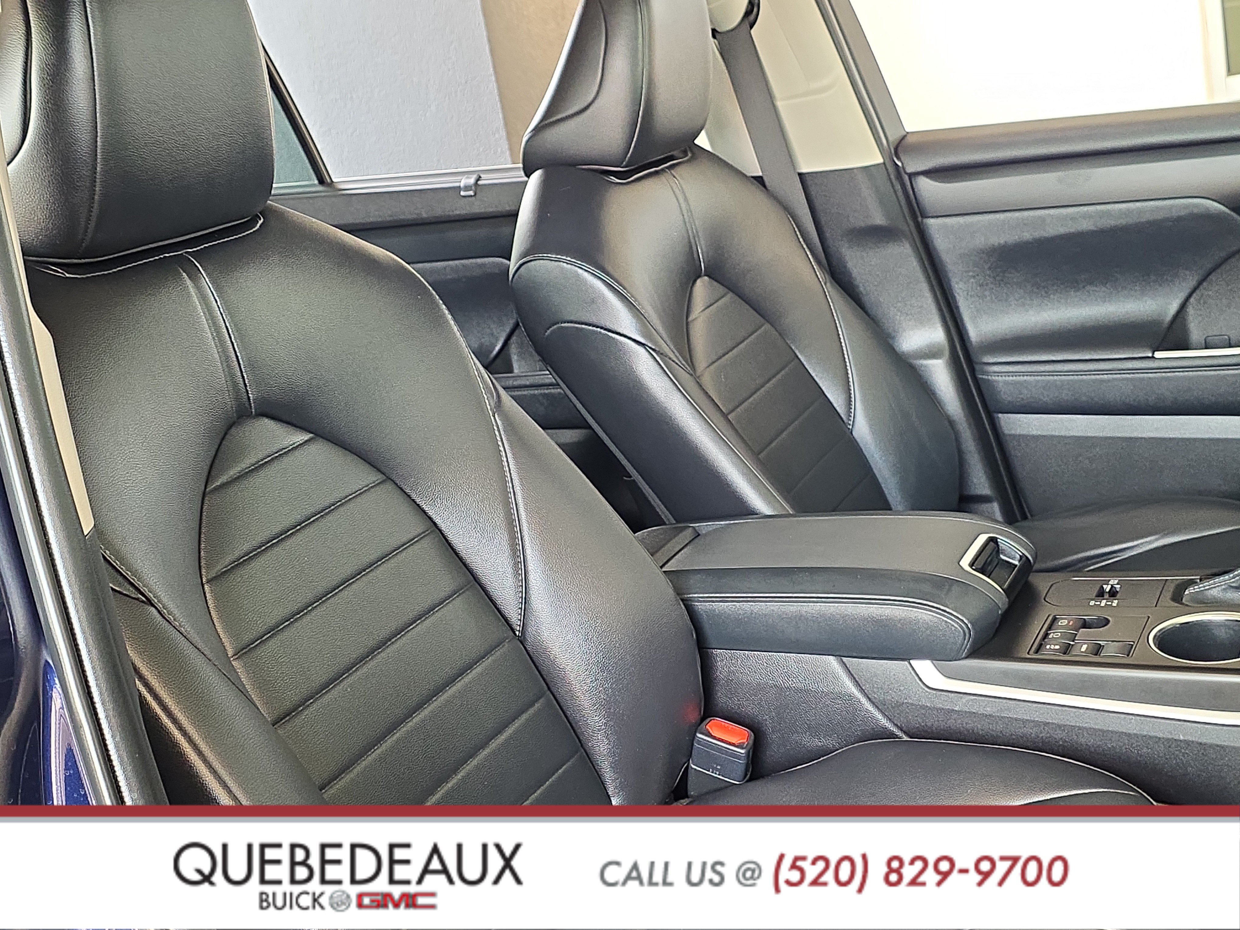 Used 2023 Toyota Highlander XLE FWD image 31