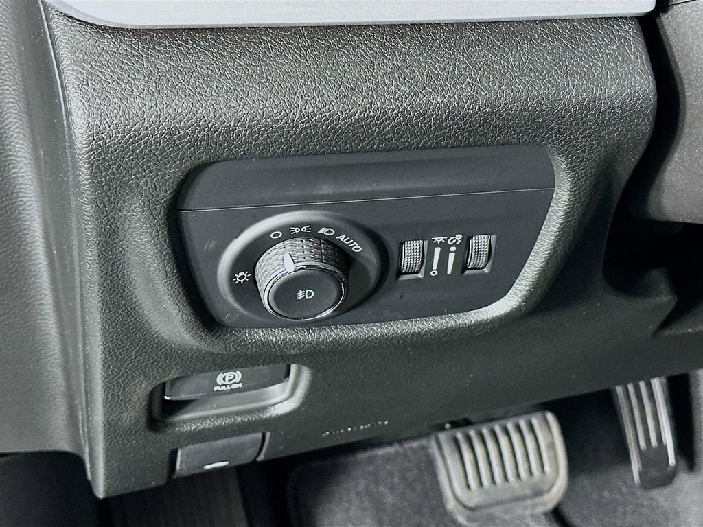 New 2025 Jeep Grand Cherokee L Limited image 14