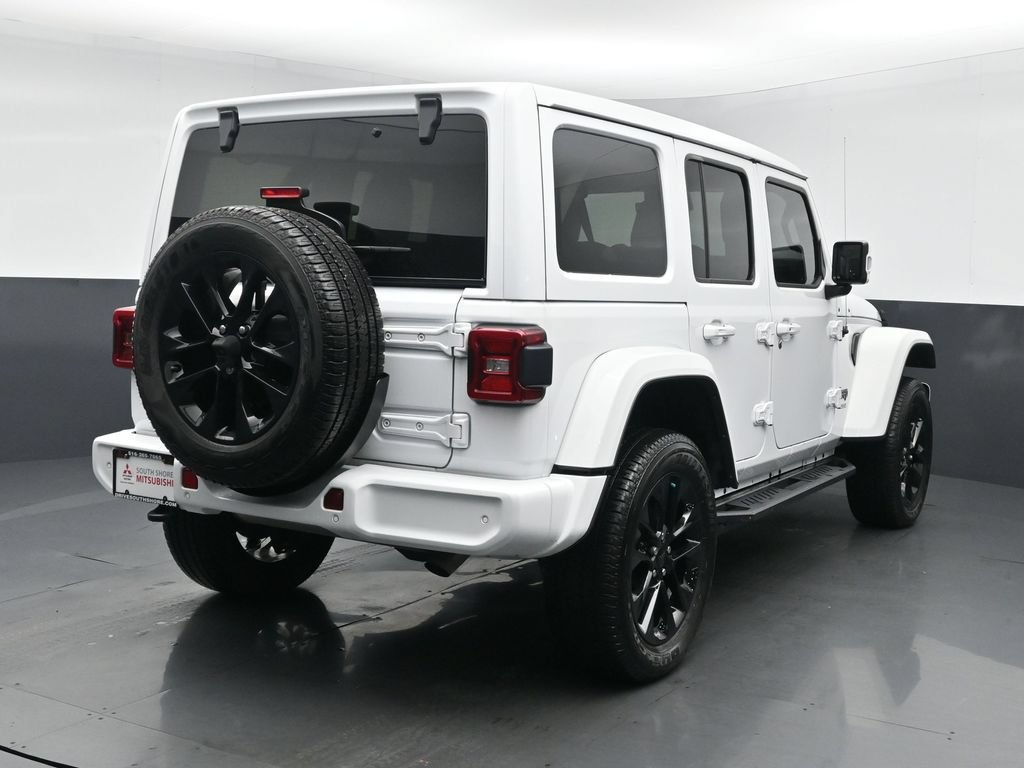 Used 2022 Jeep Wrangler Unlimited Sahara AWD/4WD image 24