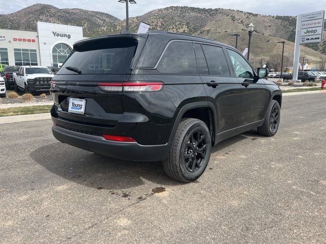 New 2026 Jeep Grand Cherokee Altitude image 3