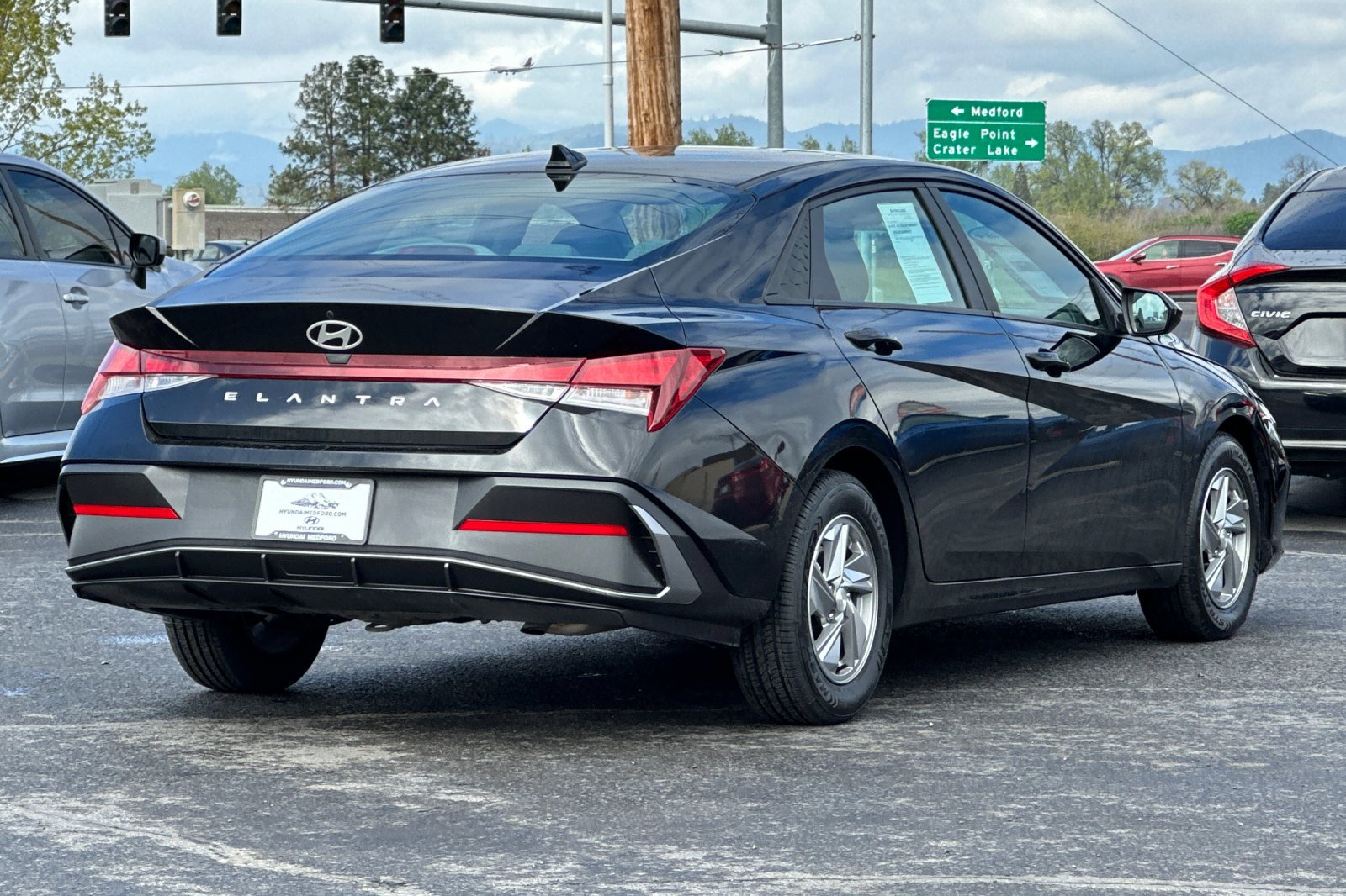 Certified 2024 Hyundai Elantra SE FWD image 4