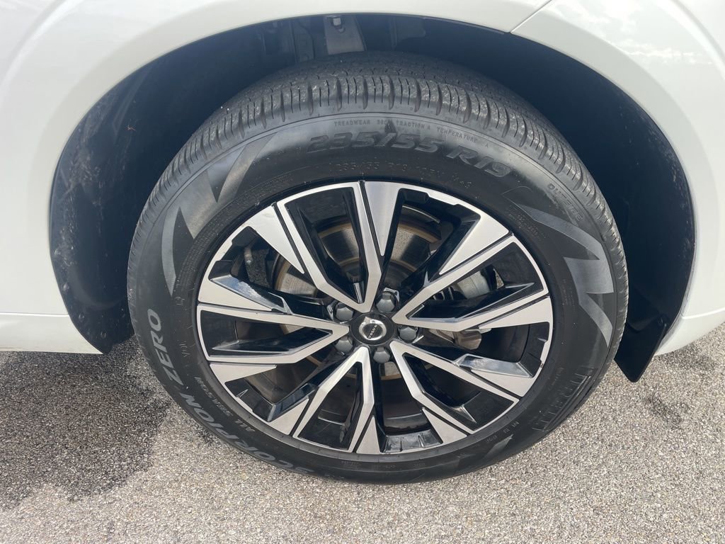 Certified 2023 Volvo XC60 B5 Plus w/ Climate Package image 11
