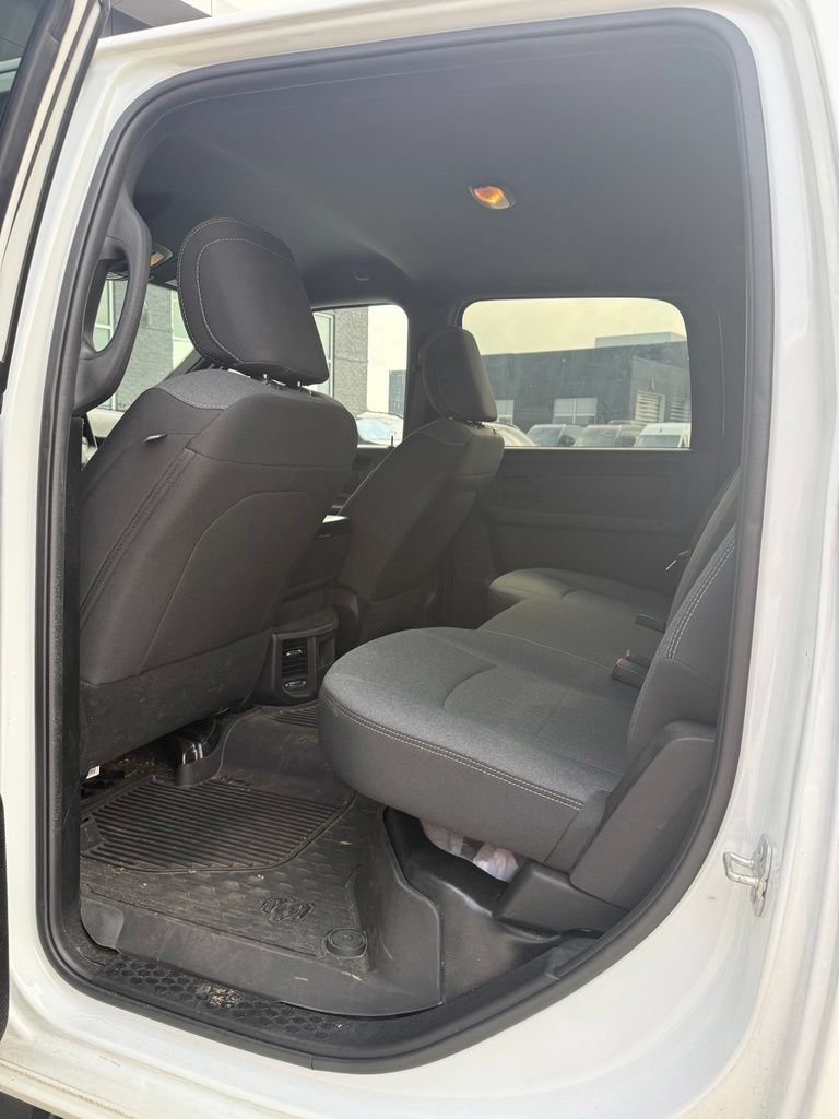 Used 2024 RAM 3500 Tradesman w/ Chrome Appearance Group AWD/4WD image 6