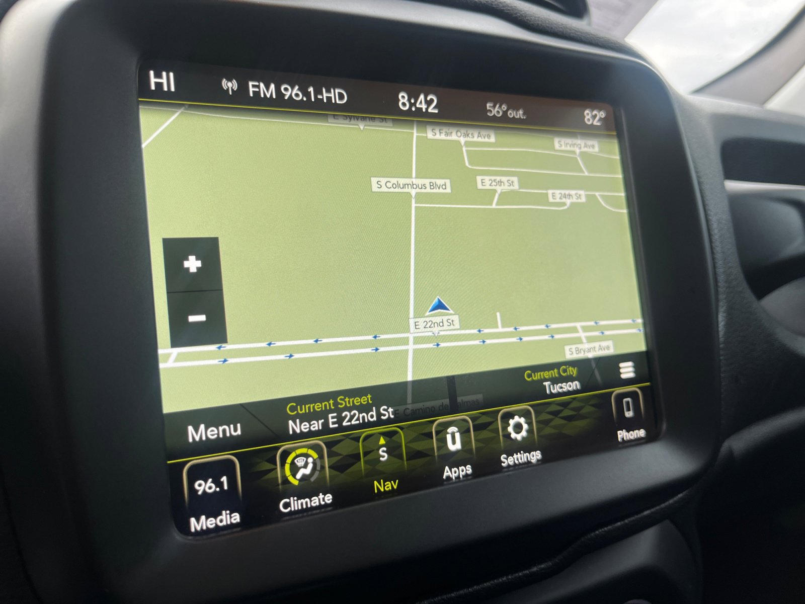 Used 2020 Jeep Renegade Latitude w/ UConnect 8.4 Nav Group image 28