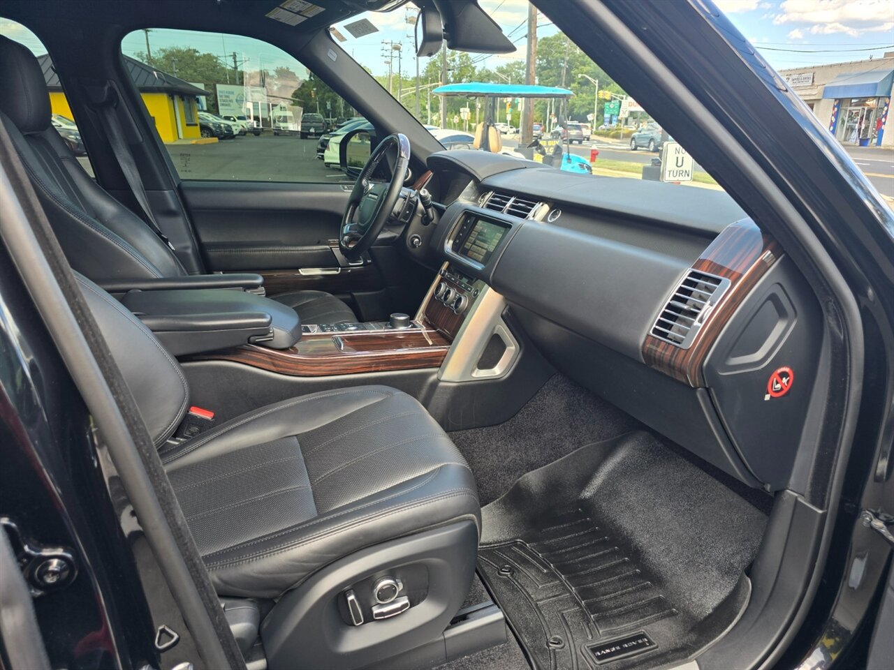 Used 2016 Land Rover Range Rover Supercharged AWD/4WD image 17