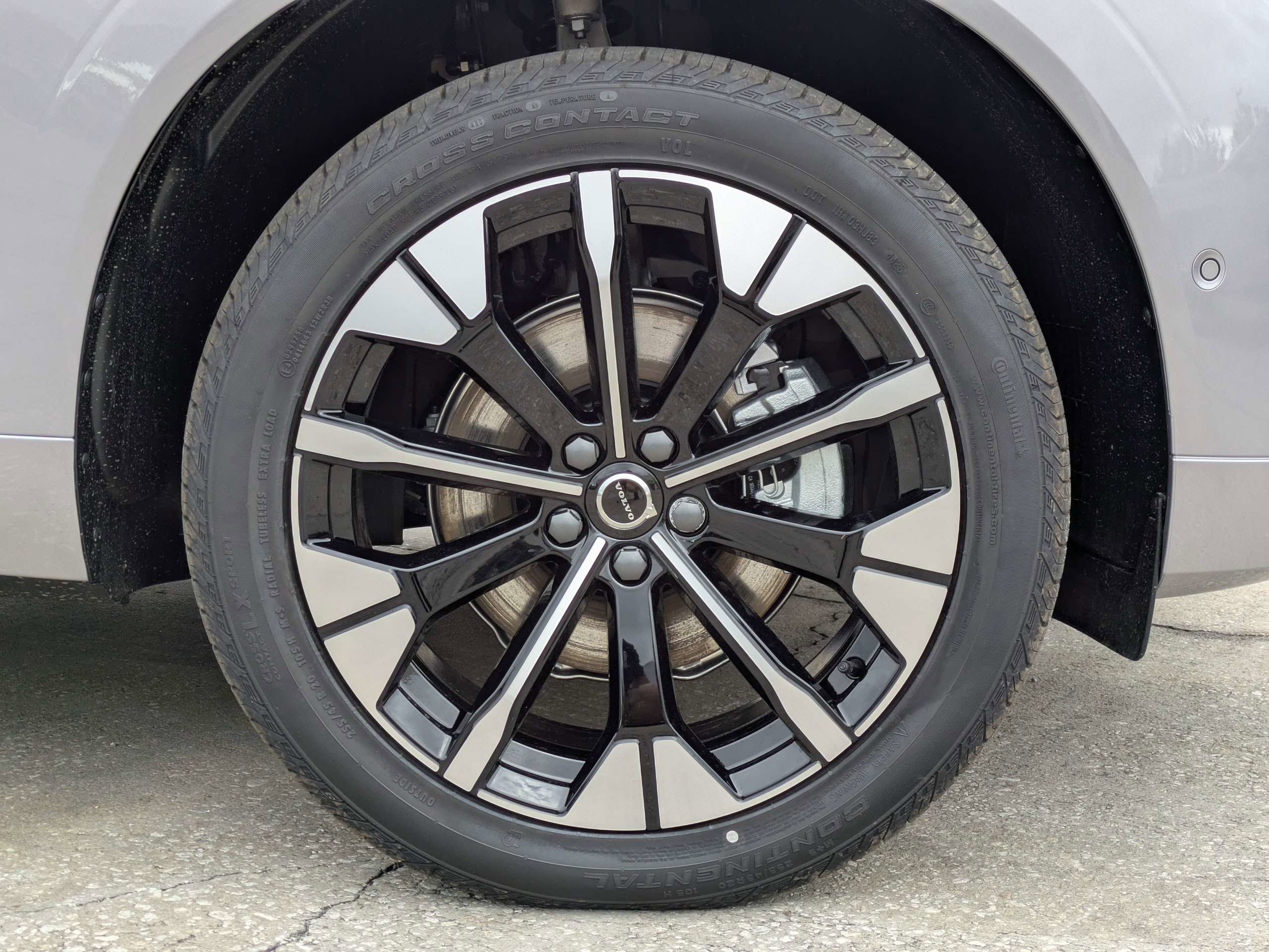 New 2026 Volvo XC60 B5 Plus w/ Protection Package Premier image 11