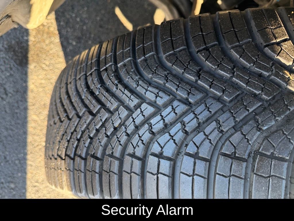 Used 2021 Jeep Cherokee Latitude Lux w/ Comfort/Convenience Group image 12