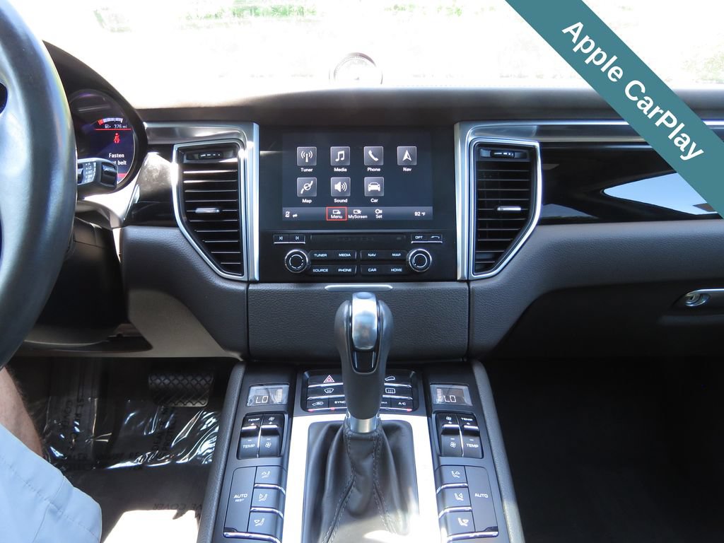 Used 2018 Porsche Macan Sport Edition AWD/4WD image 27
