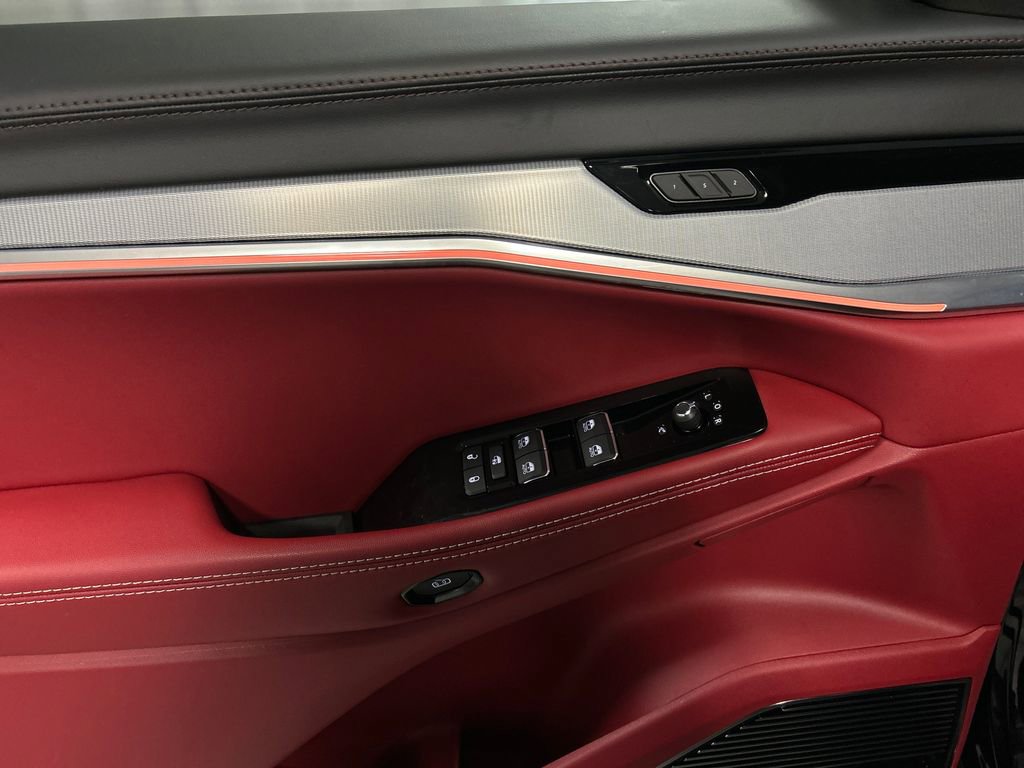 Used 2024 Jeep Wagoneer Launch Edition image 14