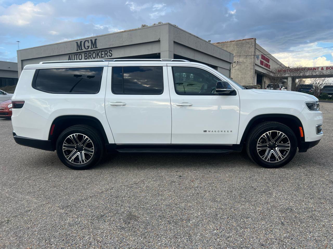 Used 2024 Jeep Wagoneer L Series II image 24