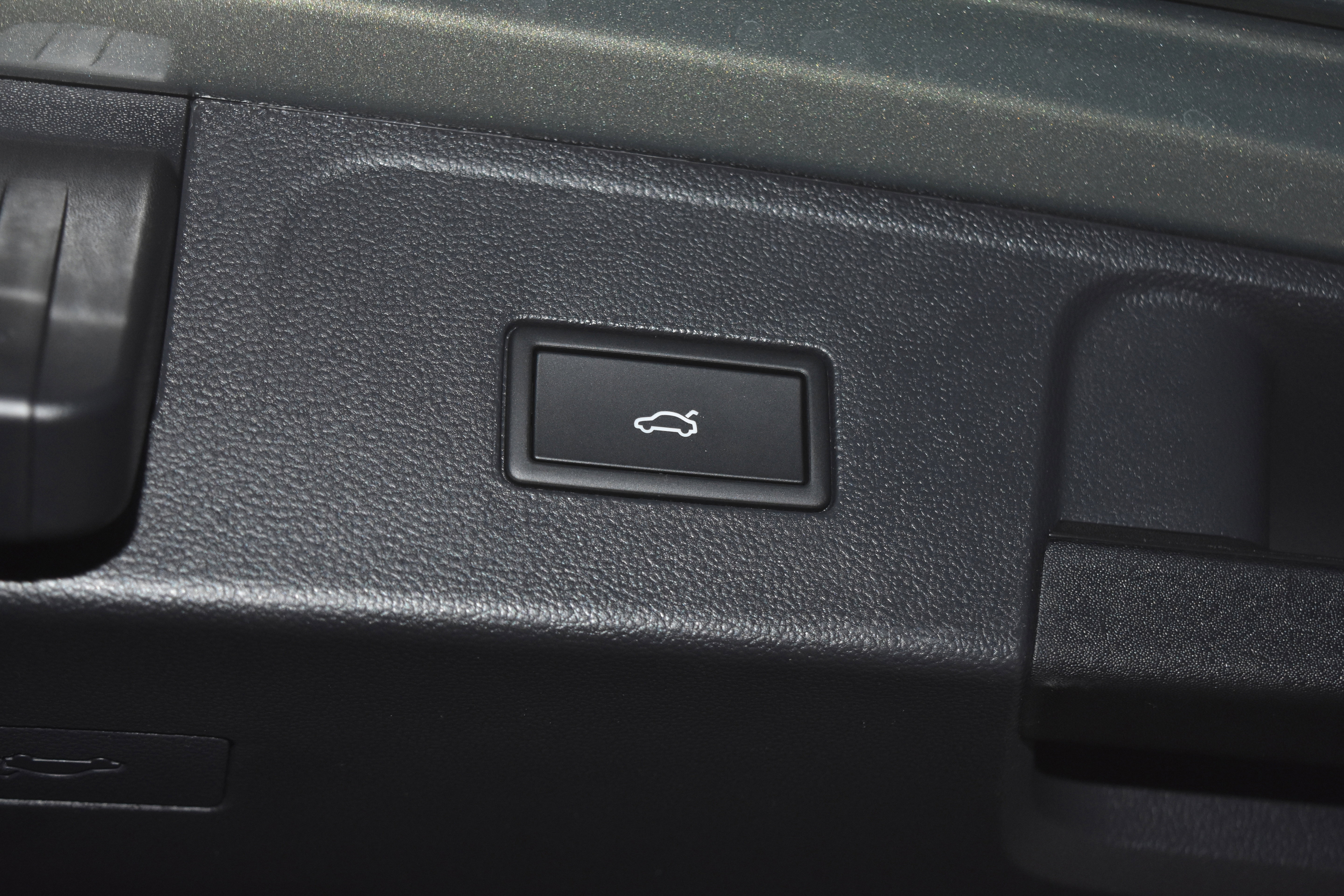 New 2026 Volkswagen Atlas SE image 26