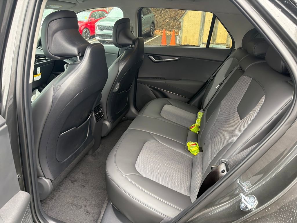 New 2025 Kia Niro Wind image 22