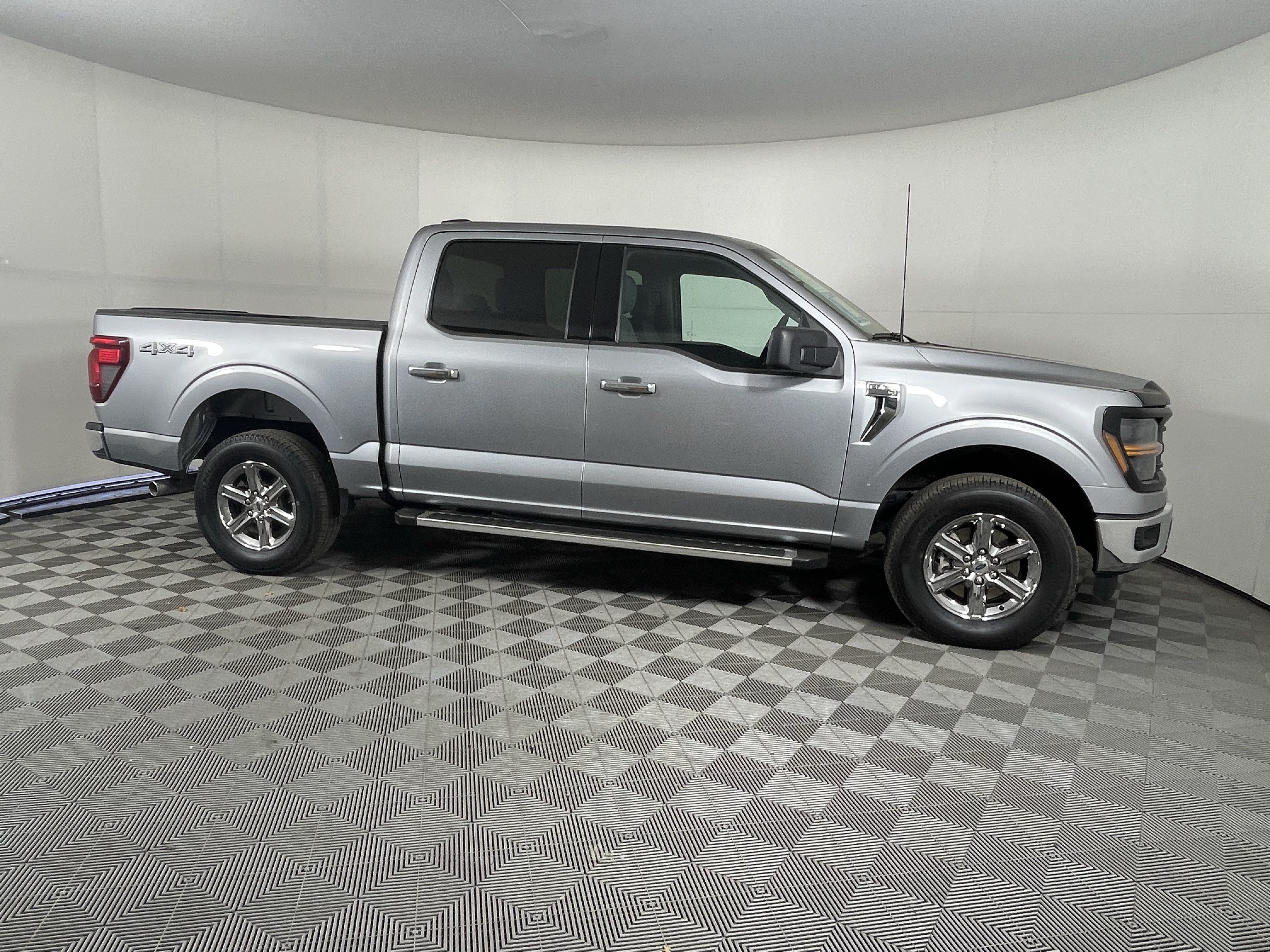 Used 2025 Ford F150 XLT w/ Equipment Group 301A Standard AWD/4WD image 6