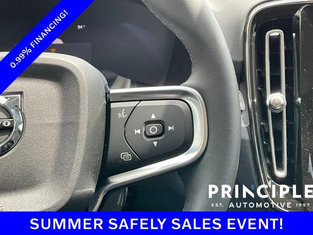 New 2026 Volvo XC40 B4 Core w/ Climate Package FWD image 19