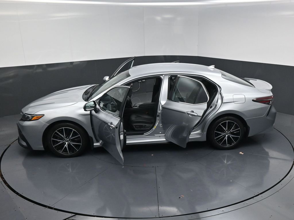 Used 2023 Toyota Camry SE image 28