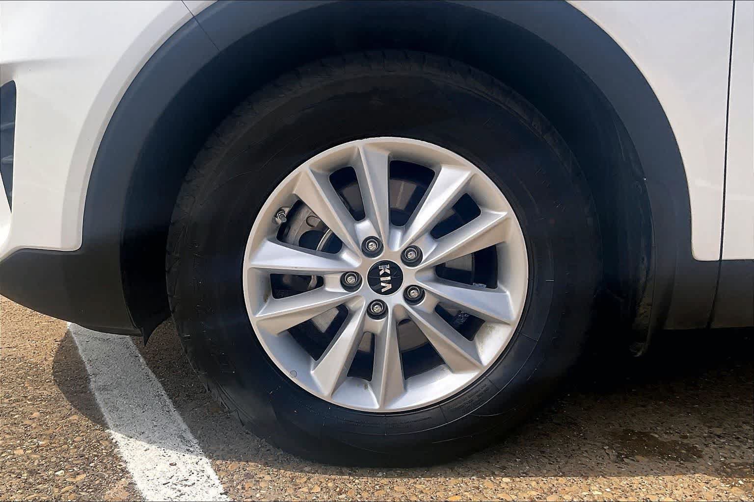 Used 2020 Kia Sorento L FWD image 8