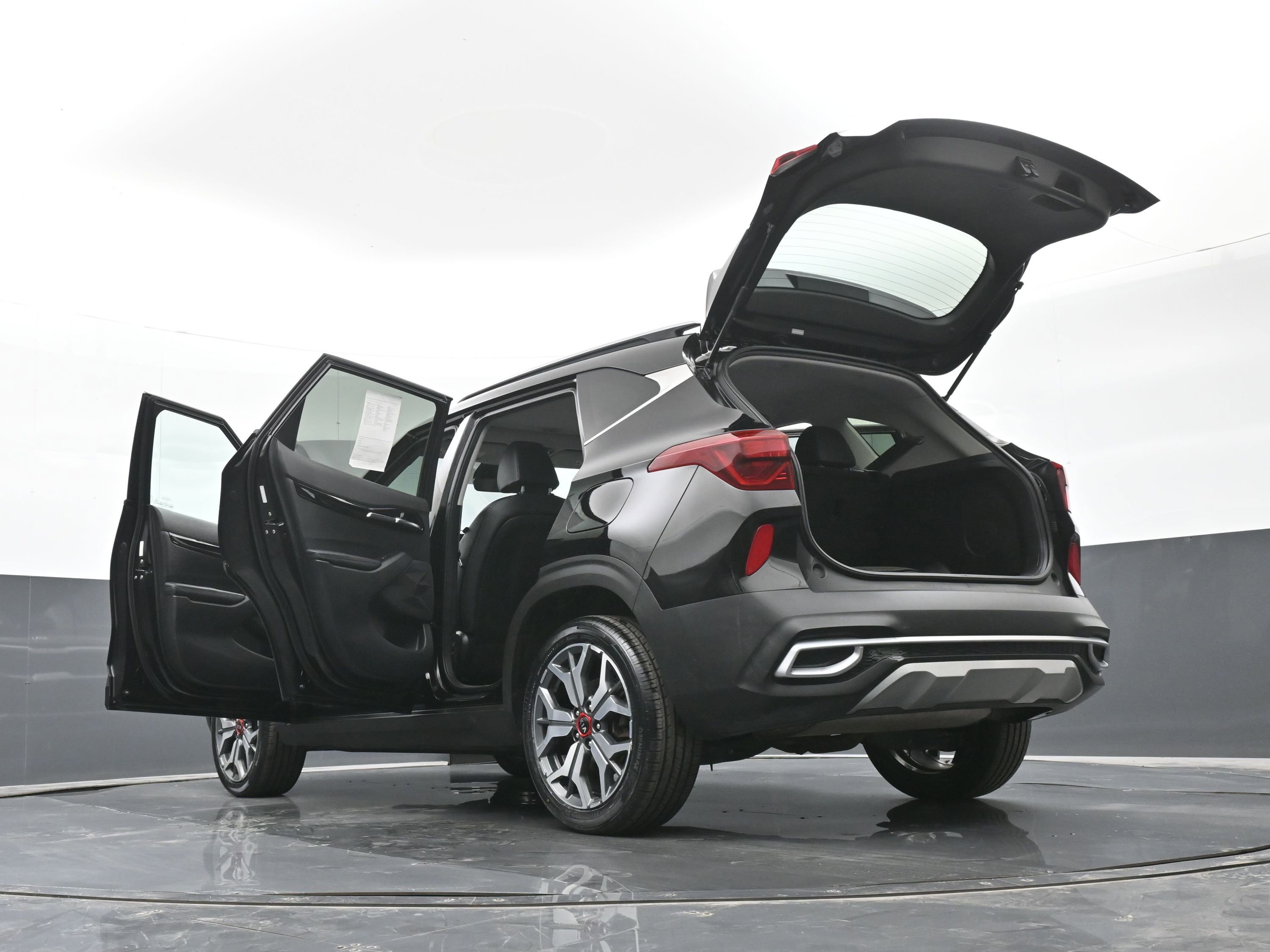 Used 2021 Kia Seltos SX w/ SX Sunroof Package image 50