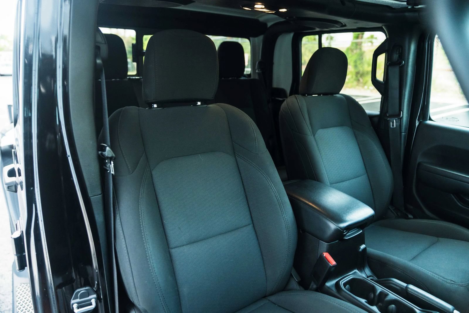 Used 2023 Jeep Gladiator Sport AWD/4WD image 28