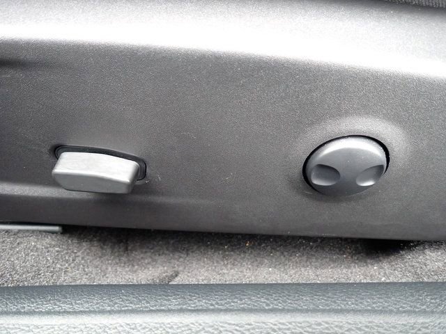 Used 2023 Dodge Challenger R/T w/ Plus Package image 23