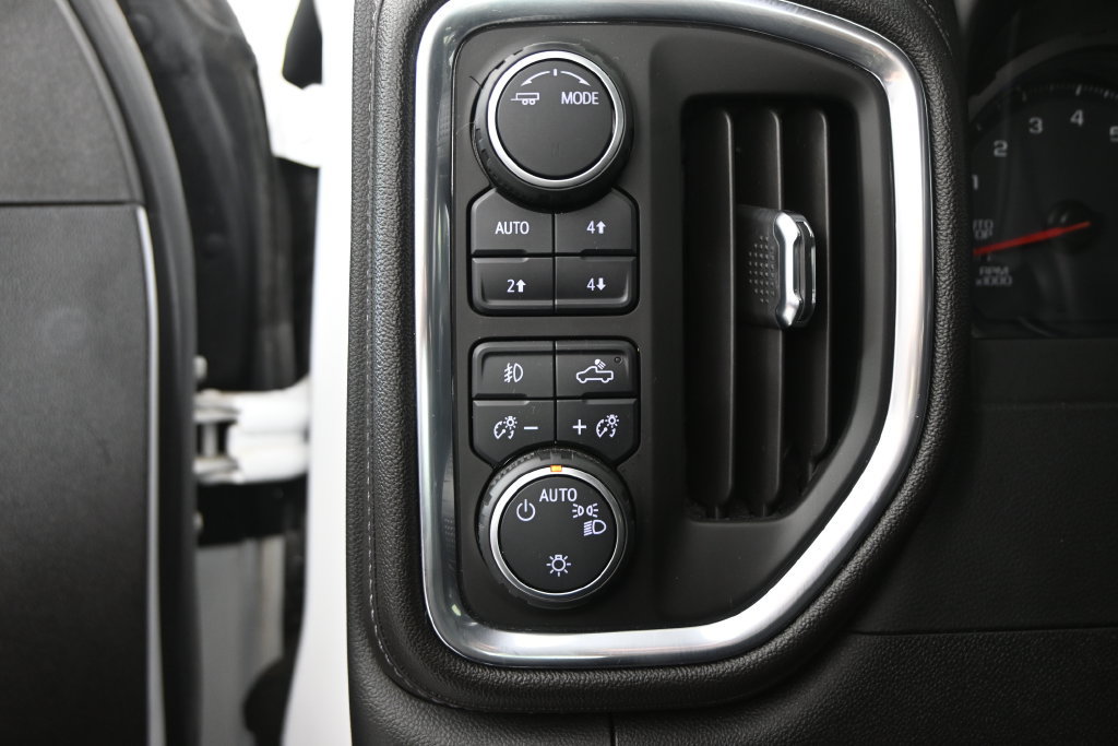 Used 2020 Chevrolet Silverado 1500 RST AWD/4WD image 23