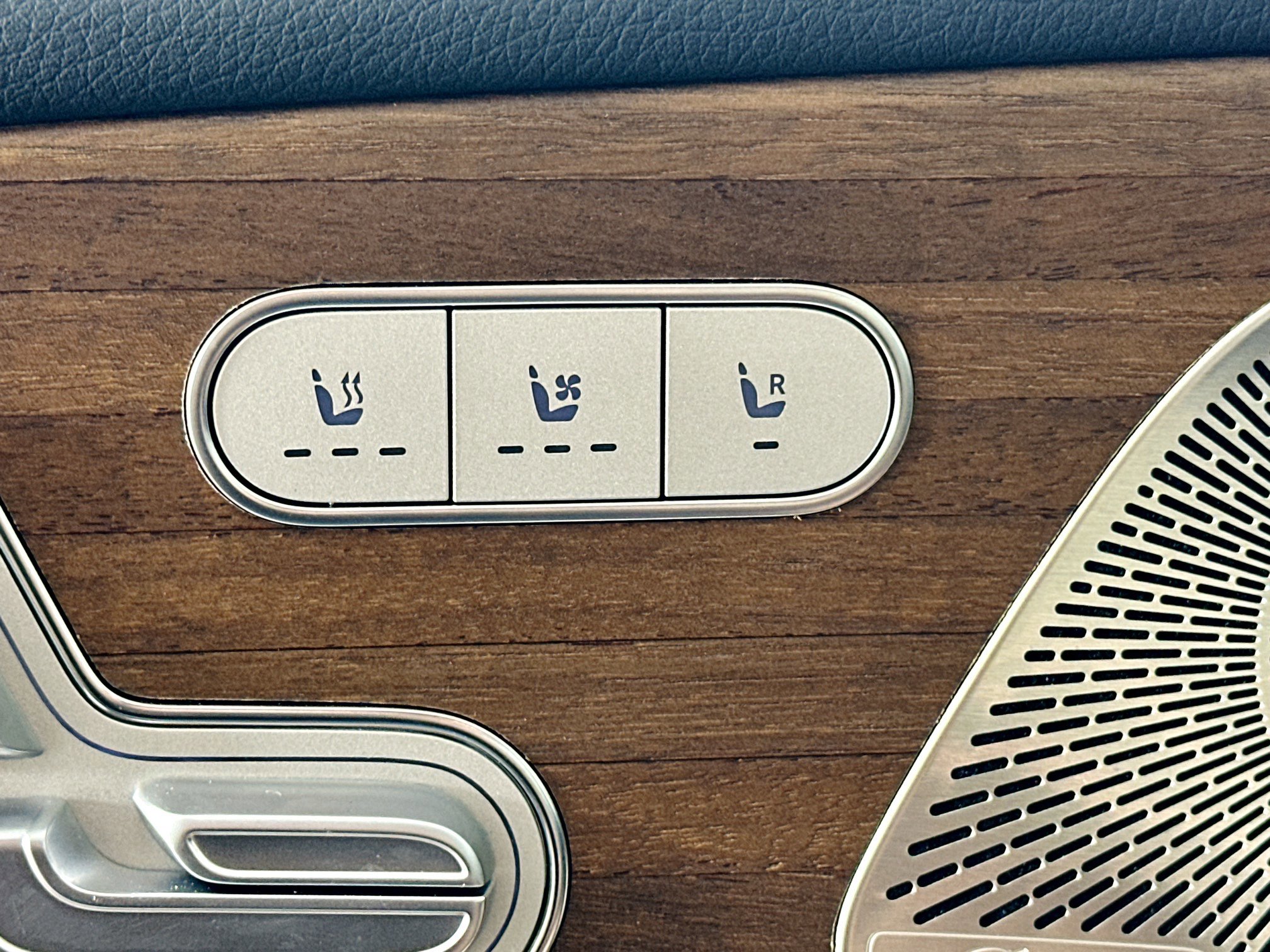 Certified 2025 Mercedes-Benz GLS 450 4MATIC image 25