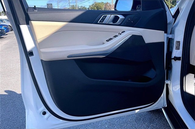 Used 2022 BMW X5 sDrive40i w/ Premium Package image 17